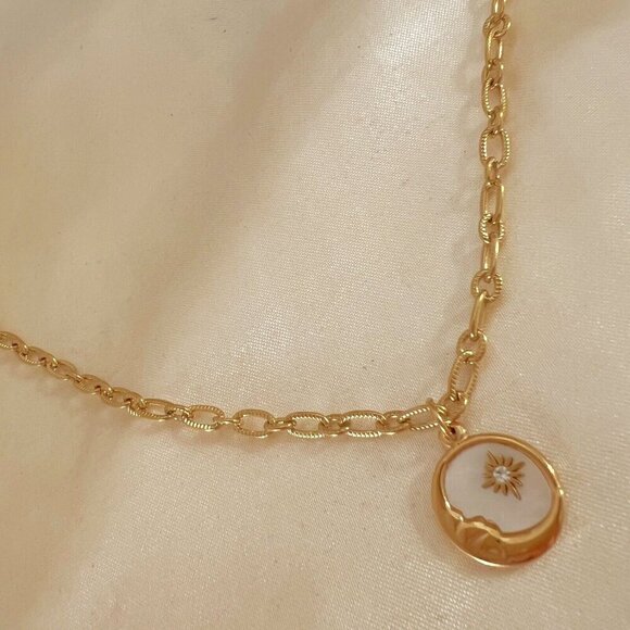 18K Gold Plated crescent Moon Mother Of Pearl Necklace Stainless Steel jewelry - Picture 6 of 12